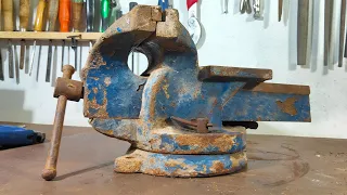 Very Rusty Stuck Vise Restoration - Perfect Restoration