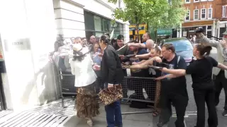 Dame Joan Collins in London 07 05 2016 (1)
