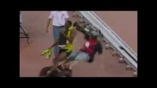 MUST SEE- Funny FAIL Chinese Cameraman falls on Usain Bolt accident with Cameraman -