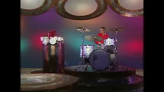 The Muppet Show - 522: Buddy Rich - Animal and Buddy’s drum battle (1981)