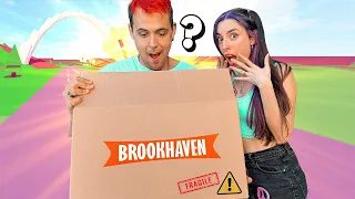 Abrimos Una Caja Misteriosa de Brookhaven Roblox !! Lyna y Chocoblox Regalo Misterioso