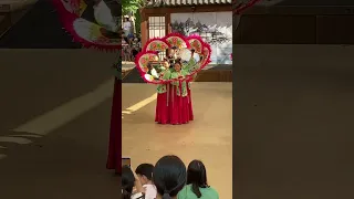 Korean dance in the traditional dress from Korean Folk Village, Yongyin, South Korea
