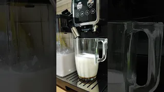 Latte macchiato con la Delonghi Dinámica Plus ECAM382.70.B