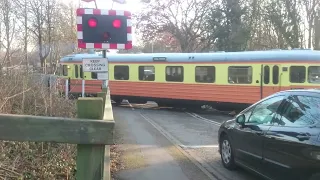 (Old footage) Ham Lane Level Crossing