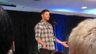 DCcon 2014 - Jensen Imitating Jared's "Bad Guy" Portrail