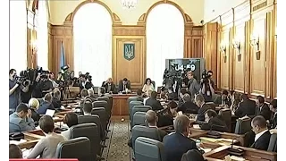 Кабмін подав до Верховної Ради проект держбюджету на 2016 рік й відкликав його назад