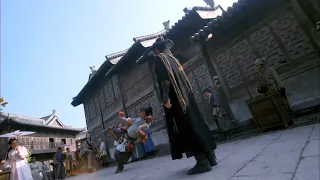 Kung Fu Movie! The lad can catch all the suspended bottles, as he possesses peerless martial arts!