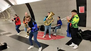 #МузыкаВМетро. №15. #BrassBandВежливыеЛюди. Music in the Moscow subway.