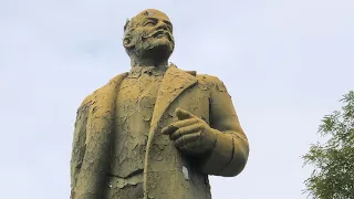 Excerpt: Lenin with holes in his clothes in the main square of Bendery, Pridnestrovye (Transnistria)