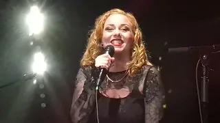 Anneke Van Giersbergen y Marko Hietala -  Ozzy Osbourne -  Perry Mason cover