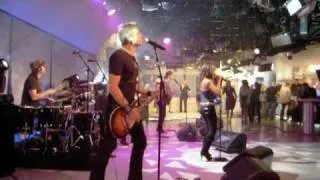 Stage footage of Jessie James on The Today Show performing "I Look So Good (Without You)"