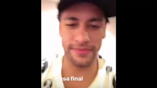 Neymar Jr comemorando seu aniversario em paris