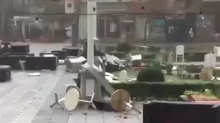 Страшный ураган в Румынии /   Ветер достигал 90 километров в час