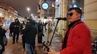 Ленинград - "В Питере - пить",  песню исполняет группа "Висконти" на Невском проспекте в Петербурге