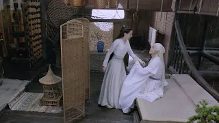 Emperor wanted to sleep with Fengjiu, and Fengjiu shyly agreed