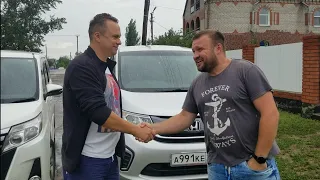 Honda StepWagon vs Toyota Noah с места до 100