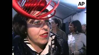 Fashion stylist and icon Isabella Blow dies aged 48