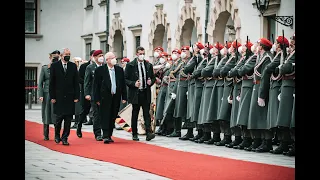 Empfang Präsident Israel - Ehrenkompanie der Garde im Inneren Burghof