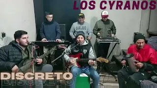 Los Cyranos - Discreto en vivo