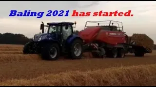 Baling 2021 with the New Holland T7.270 blue power