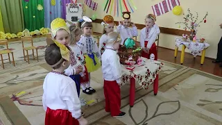 Інсценізація "Великдує кругла ПАСКА"