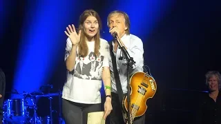 Paul McCartney invites fans up on stage + wedding proposal (oświadczyny) in Krakow 2018
