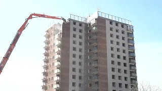 Grimsby flats demolition, 25- 4 -2018