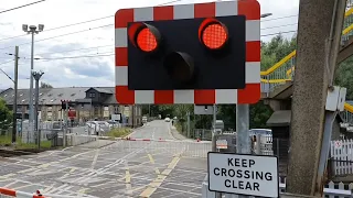 Sawbridgeworth Level Crossing Activates Immediately After Raising