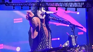 KISS - Makin’ Love - Dec 1st 2023 - MSG New York (live) + Paul vs Tommy guitar battle