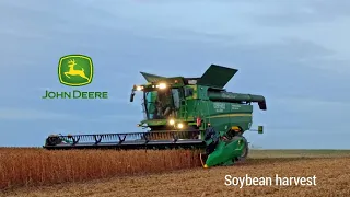 Soybean harvest - John Deere S780i - Daňhel služby