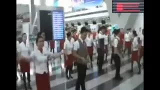 Cathay Pacific Surprises Passengers With Flash Mob