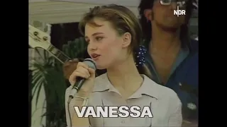 Vanessa Paradis - Marilyn Et John (1988 live) [HD]