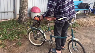 Друг сделал велосипед с моторчиком от бензокосы 🤣