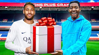 I GAVE NEYMAR JR A MYSTERY GIFT