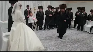 Sadiger rebbe london dancing mitzvah tantz 5781