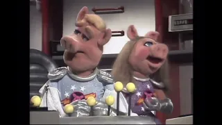 The Muppet Show - 203: Milton Berle - Pigs In Space: Headlight of a Motorcycle (1978)