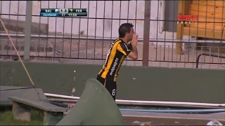 Peñarol 3 x 2 Nacional - Confusão no estádio Centenário - 2013