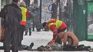 Трое погибли в результате столкновений в Киеве (новости)