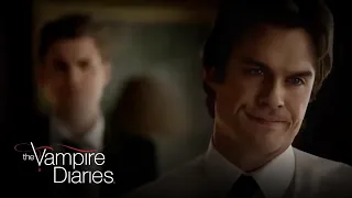 Stefan pede conselho para Damon sobre Caroline | The Vampire Diaries (6x15) Dublado