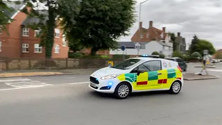 RARE Fire and Ambulance Service CO RESPONDER has to use WRONG SIDE of the Road to get round Traffic!