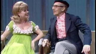 Groucho & Erin sing HELLO, I MUST BE GOING