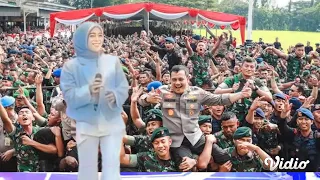 TAMPIL DI HUT TNI KE 78 KECANTIKAN LESTI BUAT PRAJURIT DAN SELURUH PENONTON HISTERIS TERPESONA