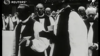 RELIGION: Procession of Bishops at St Paul's Cathedral (1930)