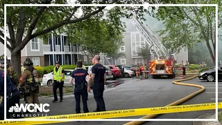 Charlotte apartment fire displaces more than 2 dozen people